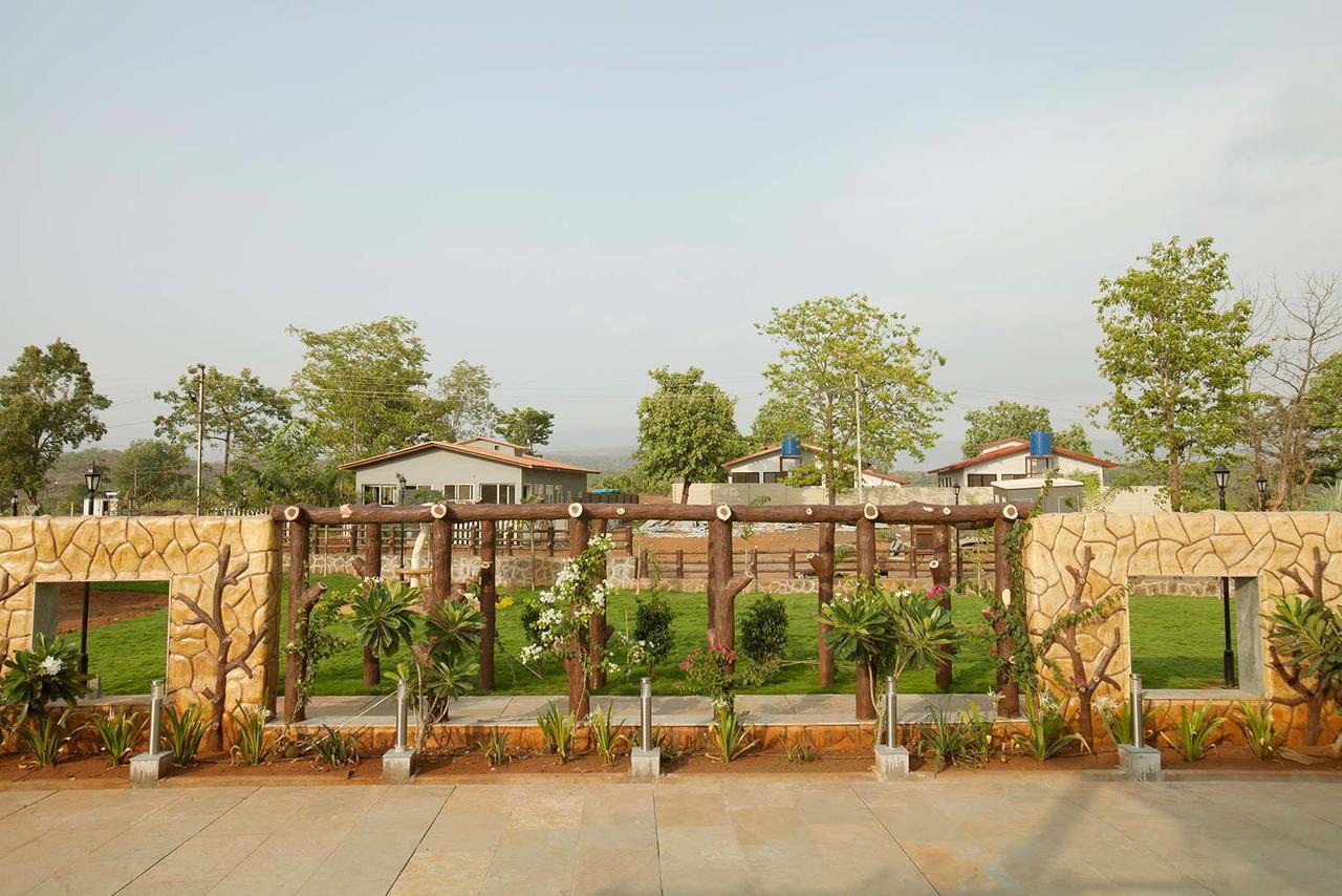 Sparsh Resort & Chalet Kalamb  エクステリア 写真